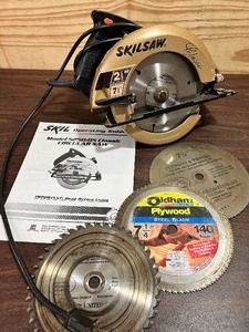 lot 361 image: SKIL Classic Circular Saw Model 525005