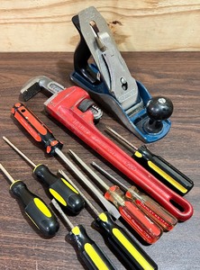 lot 364 image: Oh STANLEY Assorted Tools Including Planer and Heavy Duty Wrench