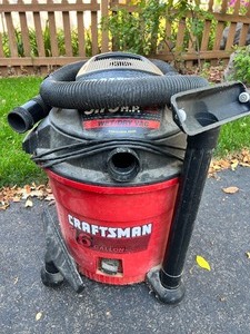 lot 379 image: CRAFTSMAN 16 Gallon Wet  Dry Vac