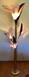 lot 3 image: HARRIS INDUSTRIES Post Modern Vintage Retro Lucite Floor Lamp