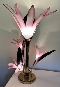 lot 4 image: HARRIS INDUSTRIES Post Modern Vintage Retro Lucite Table Lamp