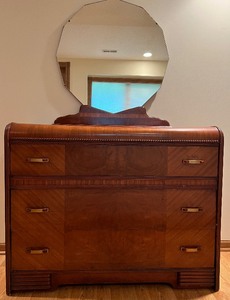 lot 6 image: Vintage Waterfall Dresser with Octagonal Mirror