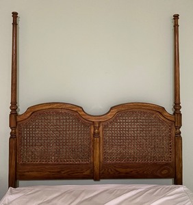 lot 12 image: Vintage DREXEL HERITAGE Chartwell Design Wood Headboard - Adjustable SEE PHOTOS