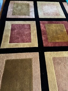 lot 16 image: Contemporary Design Area Rug