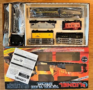 lot 22 image: LIONEL Nickel Plate Special