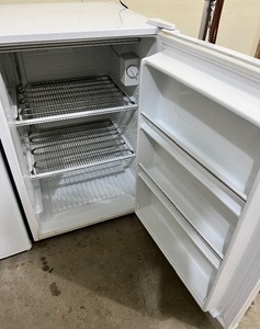lot 384 image: Kenmore Mini Upright Freezer