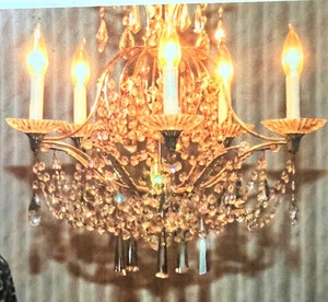 lot 325 image: Glass Crystal Chandelier