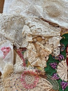 lot 92 image: Vintage Variety of Crocheted Pieces and More