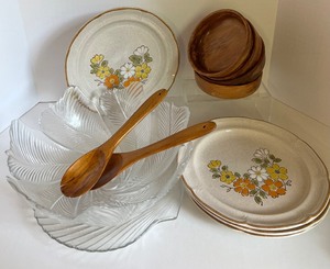 lot 115 image: Baroque Vintage Plates, Studio Nova, Wood Bowls and Wood Salad Tongs