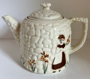lot 139 image: PORCELIER Cobblestone Uranium Glaze Tea Pot USA 8 Cup