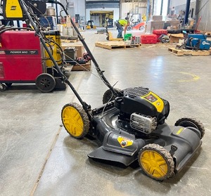 lot 98 image: Self Propelled Lawn Mower