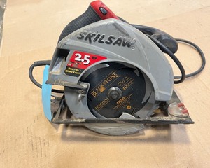 lot 86 image: 7 14 Skil Saw