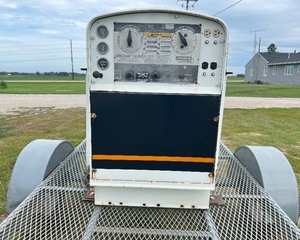 lot 63 image: Lincoln Welder with Custom Trailer