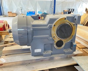 lot 97 image: New Gear Drive