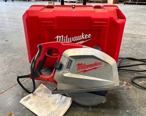 lot 79 image: Milwaukee Metal Cutting Saw