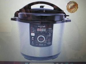 MegaChef 12-Qt. Steel Digital Press...