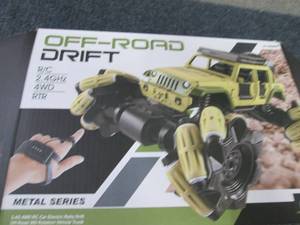 CIS 118-Scale Remote-Controlled 4W...