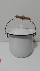 lot 163 image: Vintage Enamelware Pitcher and Wash Basin, Bowl