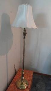 lot 186 image: Pole Lamp 57 tall