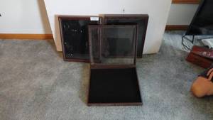 lot 190 image: 3 - Shadow Boxes with velvet back