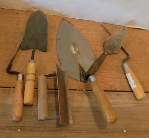 lot 12 image: Cement Tools 6 piece