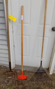 lot 17 image: Broom rack, pitchfork, scraper