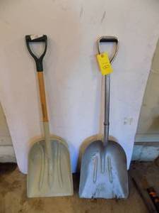 lot 18 image: 2- Aluminum scoop  shovels