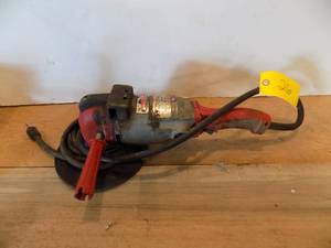 lot 26 image: Milwaukee 7 Grinder