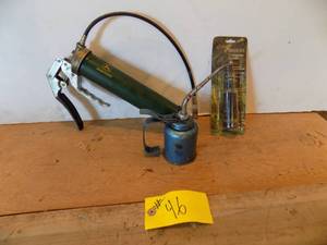 lot 46 image: John Deere  Grease gun, Chain grease gun