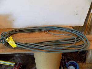 lot 57 image: Long blue extension cord