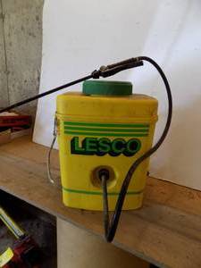 lot 99 image: Back Pack - Lesco weed sprayer