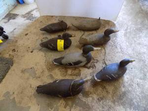lot 108 image: Vintage wooden duck decoys