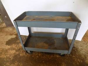 lot 114 image: Metal cart on wheels