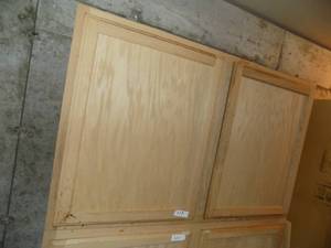 lot 119 image: Wall Cabinet with Oak Fronts and Shelves, No Backs