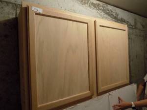 lot 124 image: Wall Cabinet with Oak Fronts and Shelves, No Backs