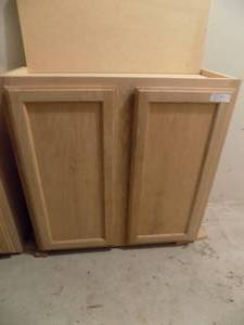 lot 125 image: Wall Cabinet with Oak Fronts and Shelves, No Backs