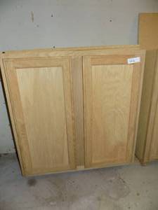 lot 126 image: Wall Cabinet with Oak Fronts and Shelves, No Backs