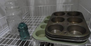 lot 224 image: Planters Peanut Jar,  Cupcake pans, Insulator