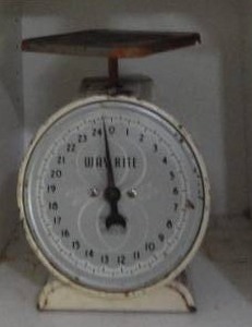 lot 230 image: Wayrite scale, 11 glasses
