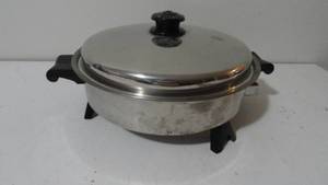 lot 243 image: Electric Salad Master Pan