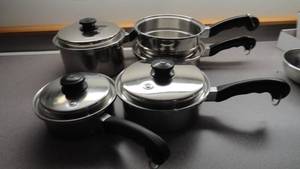 lot 249 image: Sauce pans -