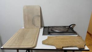 lot 263 image: 3 - wooden cutting boards and 3 cookie sheets