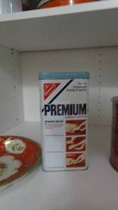 lot 264 image: Premium, saltine, cracker, tin, vintage cookie tins