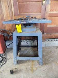 lot 331 image: Craftsmen router by sears on stand
