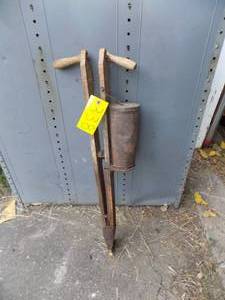 lot 338 image: Antique Corn planter