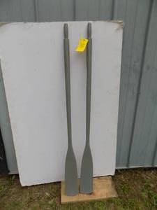 lot 380 image: 2 Oars