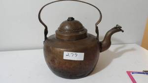 lot 279 image: Large, copper kettle