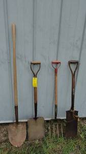 lot 356 image: Shovels & Potato pick