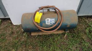 lot 366 image: Air Tank