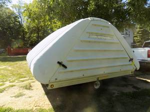 lot 304 image: 2003 Bear Track Aluminum V Front Ramp Trailer